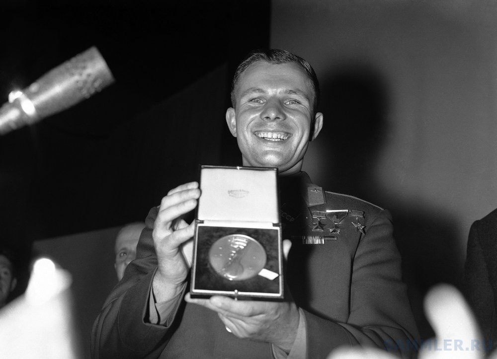 Какие первые награды получил гагарин. Награждение Юрия Гагарина.