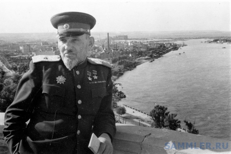 Дважды Герой Советского Союза генерал-майор С.А.jpg