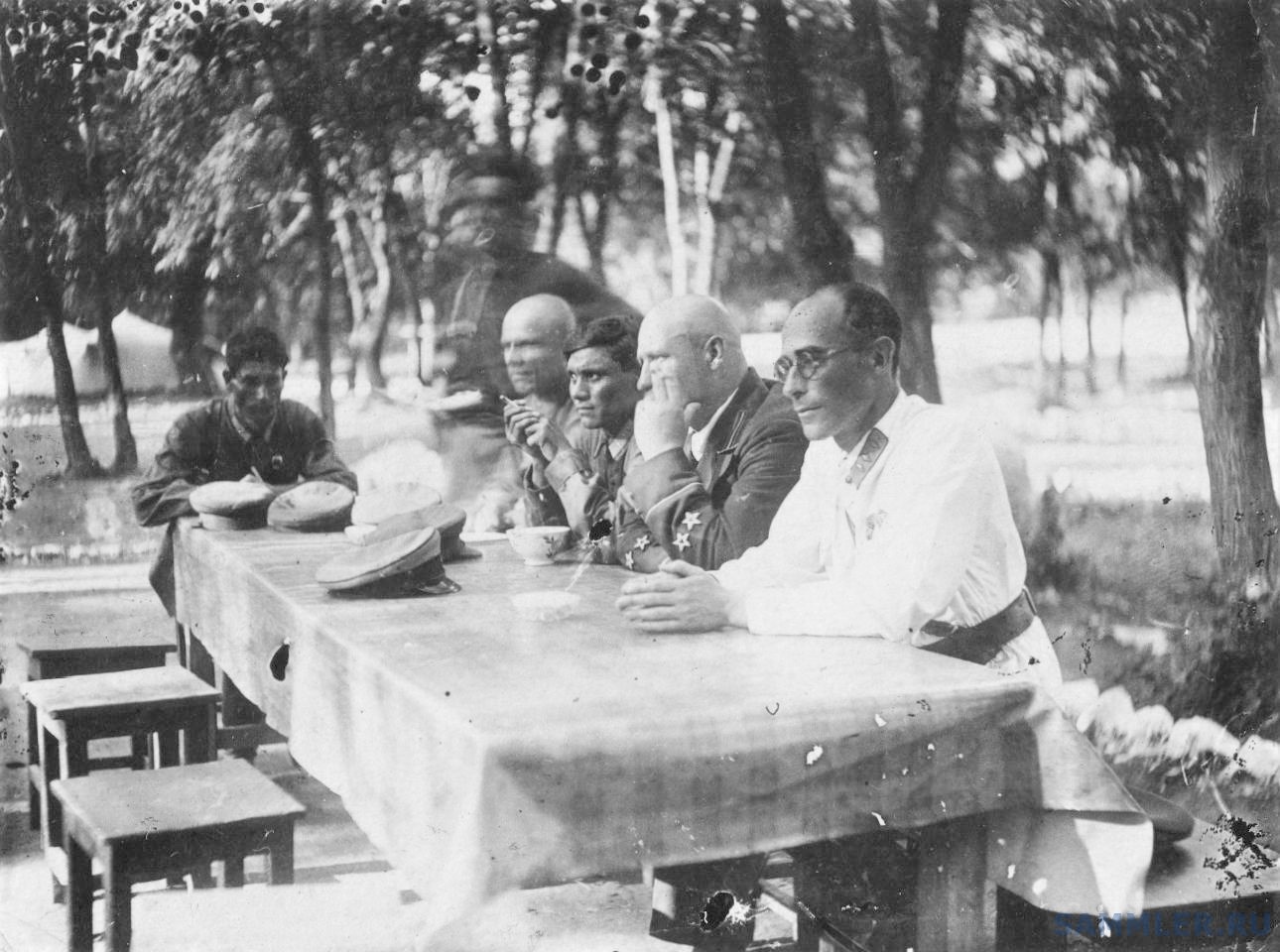 Фотография Глазунова Петра Ефимовича секретаря Руднянского райкома партии. Начальник политотдела милиции, Туркмения, 1935 г..jpg