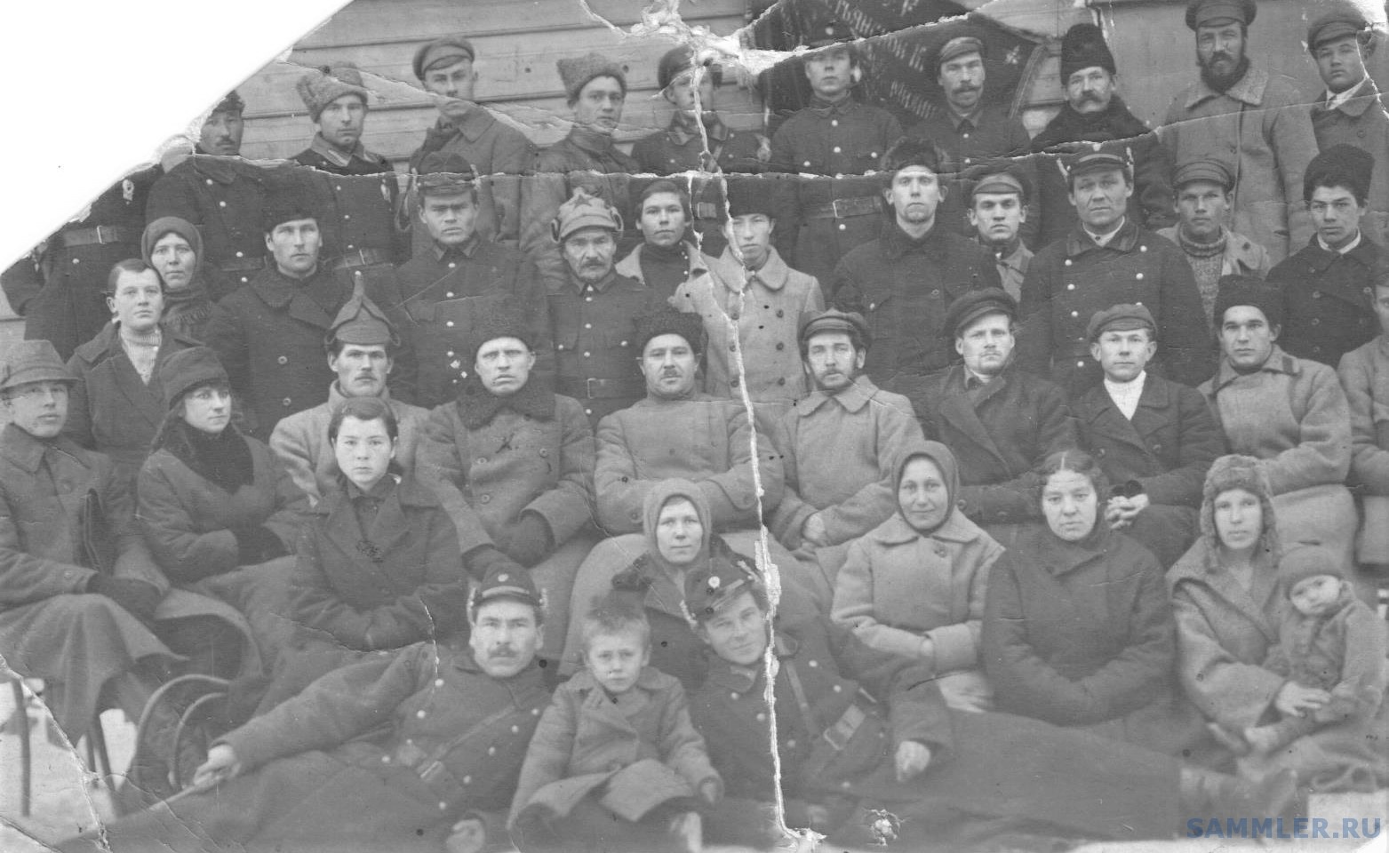 Группа сотрудников уголовного розыска милиции Марийской автономной области. 1924 г..jpeg