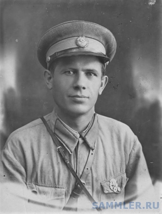 Голущенко В. Ю.  сотрудник новороссийской милиции, начальник конвоя. 1938 год..jpg