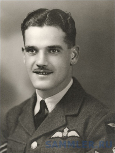 Royal Air Force Squadron Leader H. H. Lowe.jpg