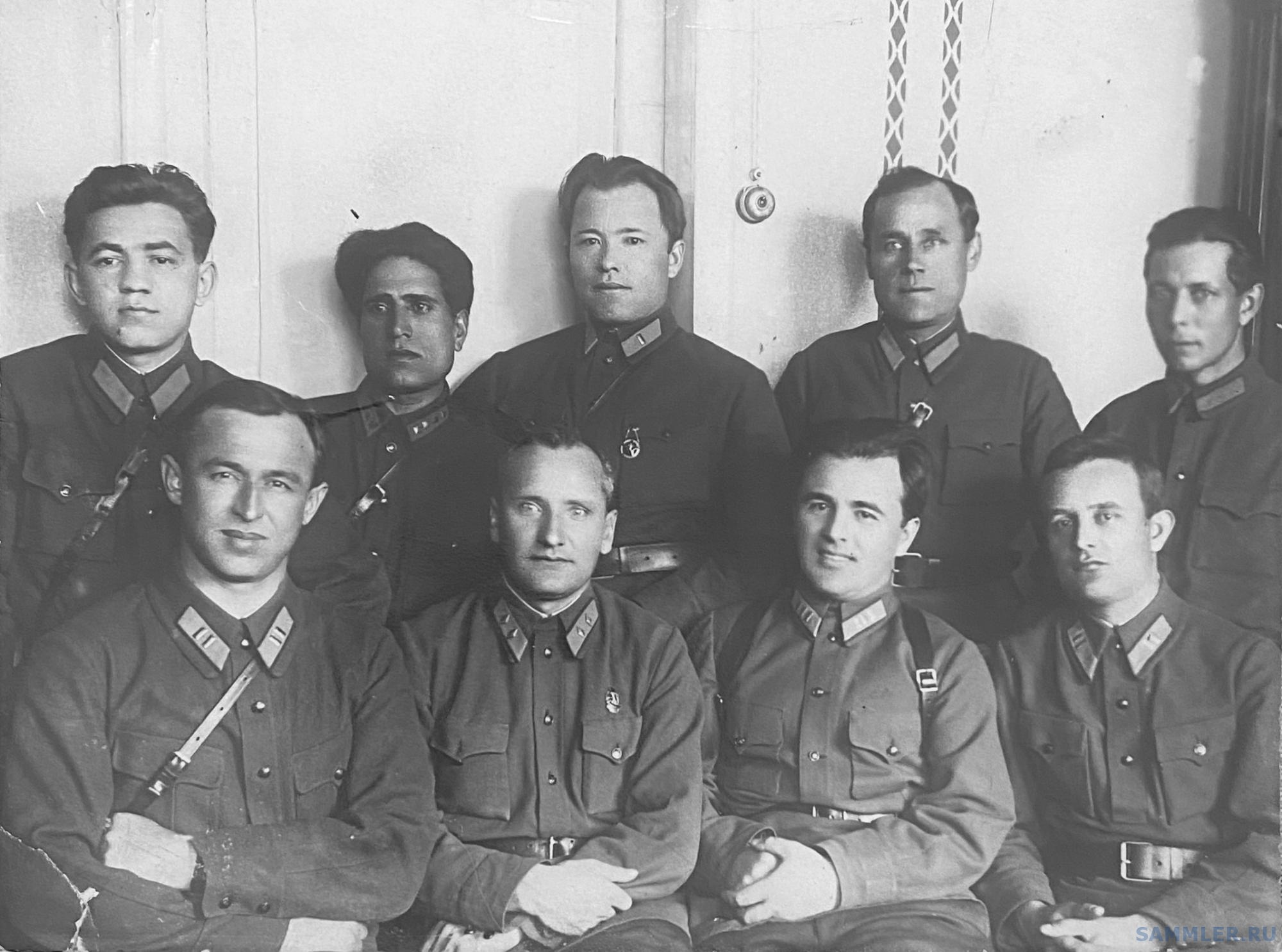 Мустафин Я.Е. среди сотрудников милиции. 30 декабря 1937 г..jpg