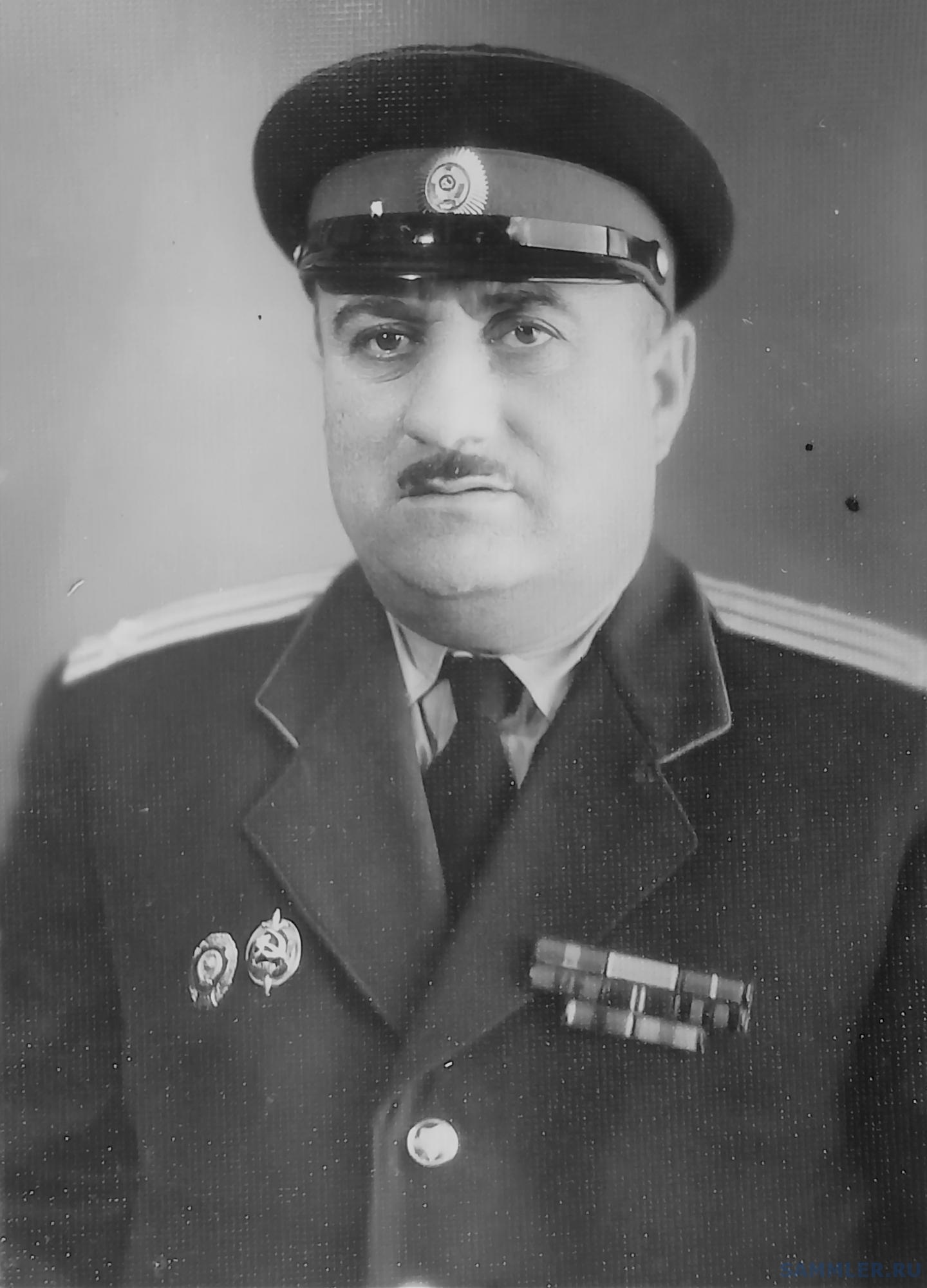 Л.И. Галустов - подполковник милиции.jpg