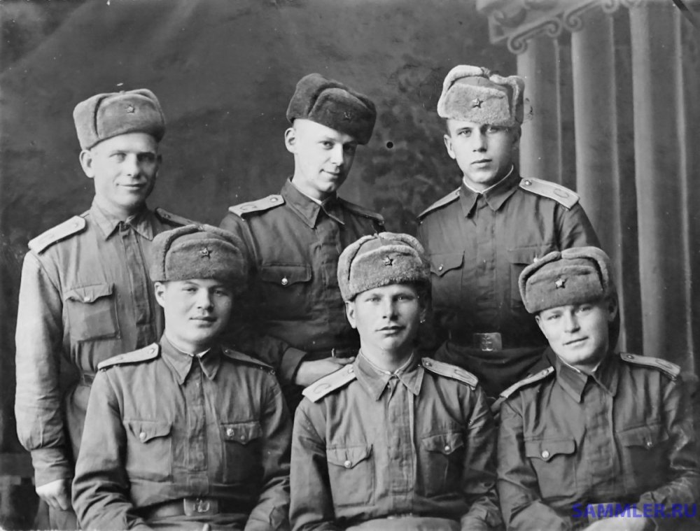 1943 Группа курсантов обучающихся в Ульяновском летном военном училище.jpg
