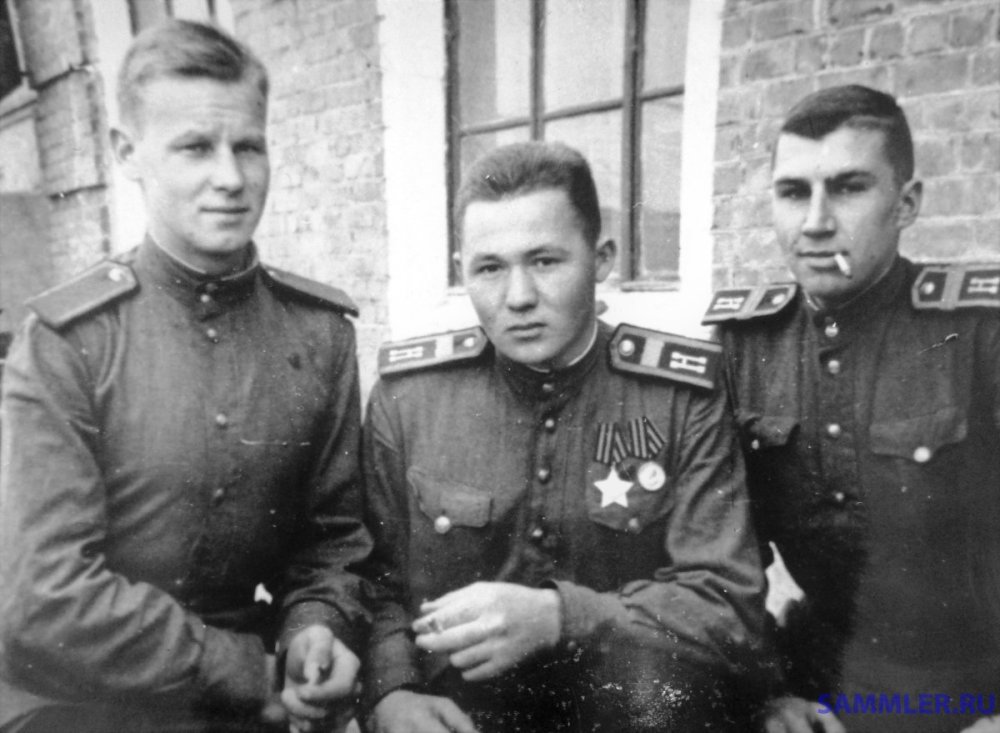 Курсанты НВПУ 1945-46 г.г..jpg