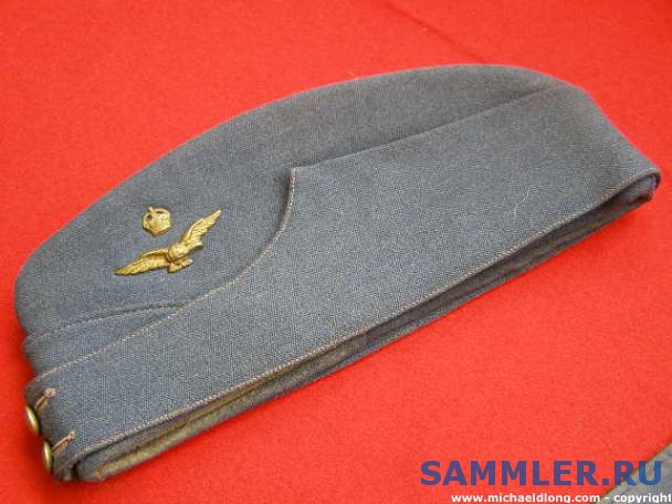 RAF_tunic_and_side_cap_to_Warrant_Officer.jpg