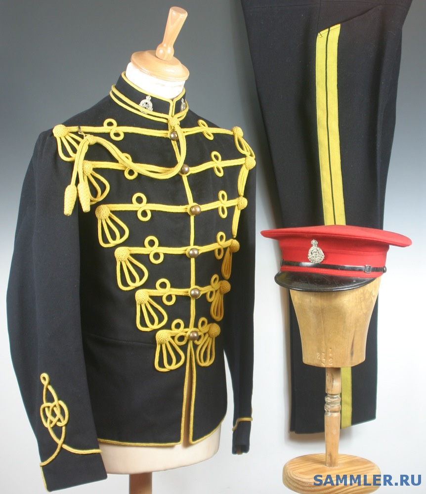 18th_Royal__Queen_Mary__s_Own__Hussars_Trooper__s_Uniform.jpg