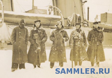 crew_of_HMS_Caledon_during_the_operations_at_Memel__Lithuania.jpg